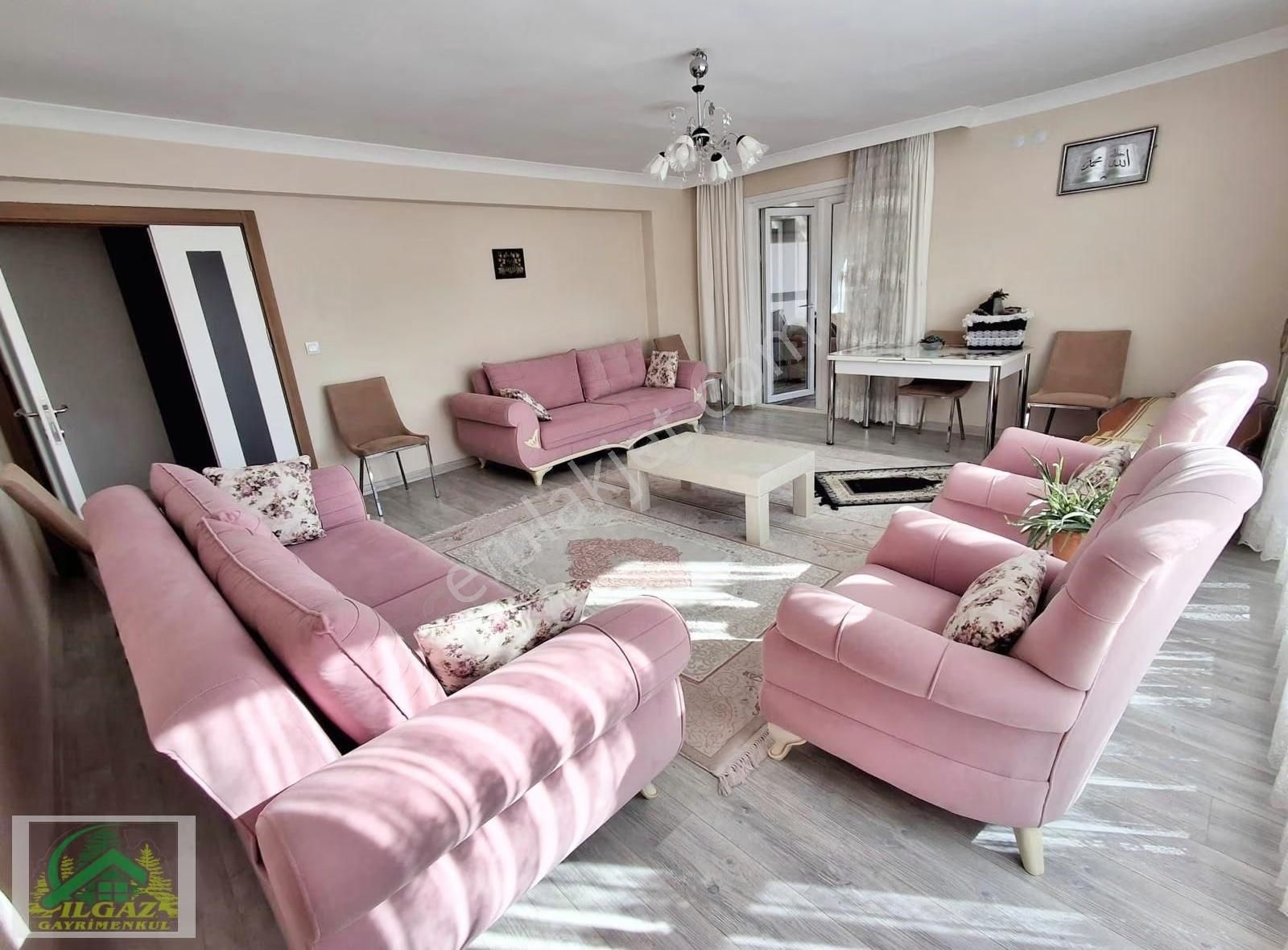 Estergon Konutların'da 4+1 Manzaralı Teras Balkon Fırsat Dairesi - Görsel 16