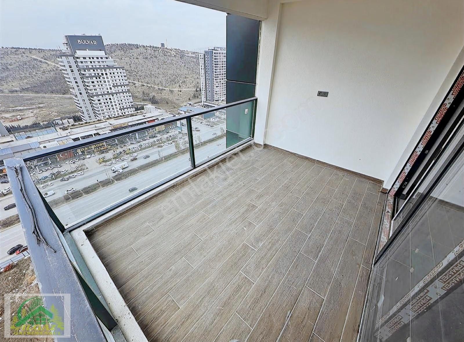 Ovacık'ta Bulvar Üzerinde Kat'ta 220m² Lüx Fırsat Site Dairesi ! - Görsel 28