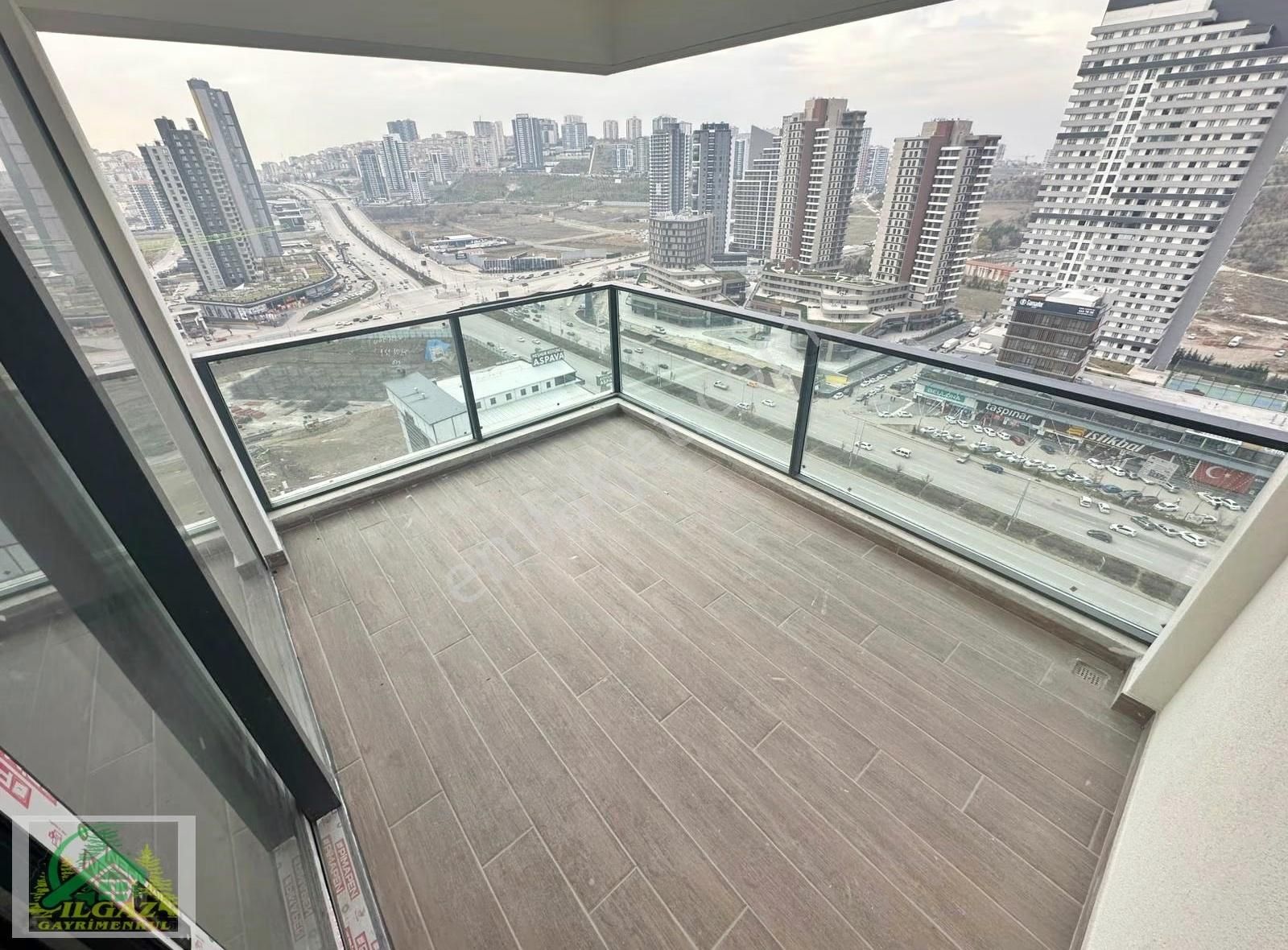 Ovacık'ta Bulvar Üzerinde Kat'ta 220m² Lüx Fırsat Site Dairesi ! - Görsel 12