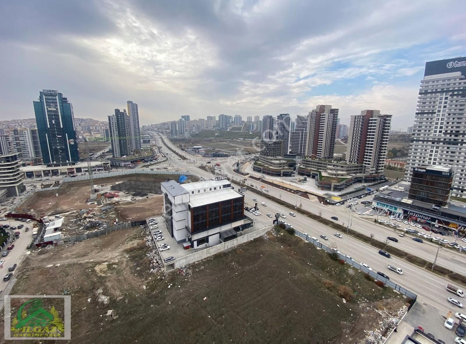 Ovacık'ta Bulvar Üzerinde Kat'ta 220m² Lüx Fırsat Site Dairesi ! - Görsel 24