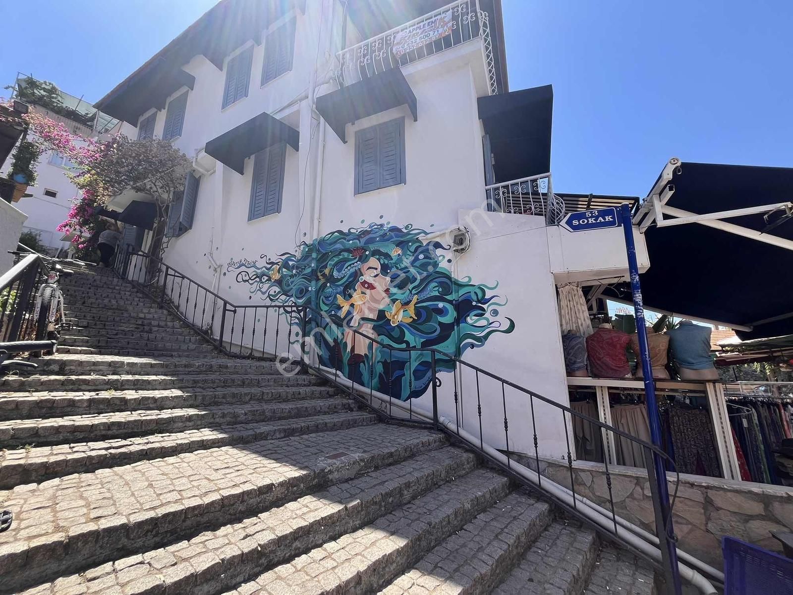 Fethiye Paspatur Girişinde Harika Konumda Uzun Dönem Kiralık 1+1