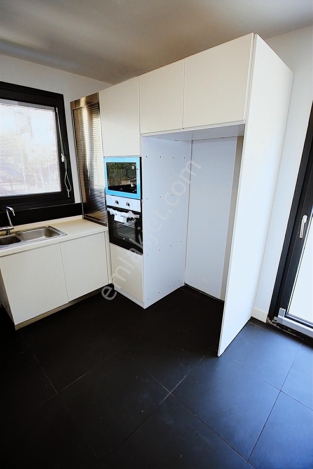 Tamiş'den Tuzla Marine Villalarında Havuzlu 5+2 Triplex Villa - Görsel 9