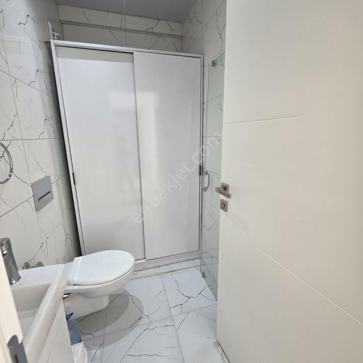 Havuzlu Site İçinde 2+1 Eşyalı Bahçe Katı Daire Kiralıktır.. - Görsel 13