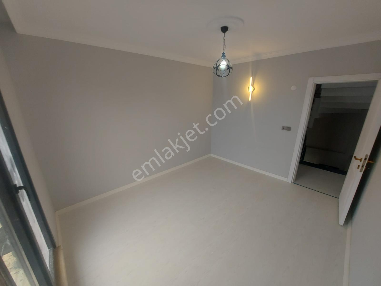 Yeniçiftlik Merkezde Ultra Lüks Köşe 4+1 Tribleks Villa - Görsel 8