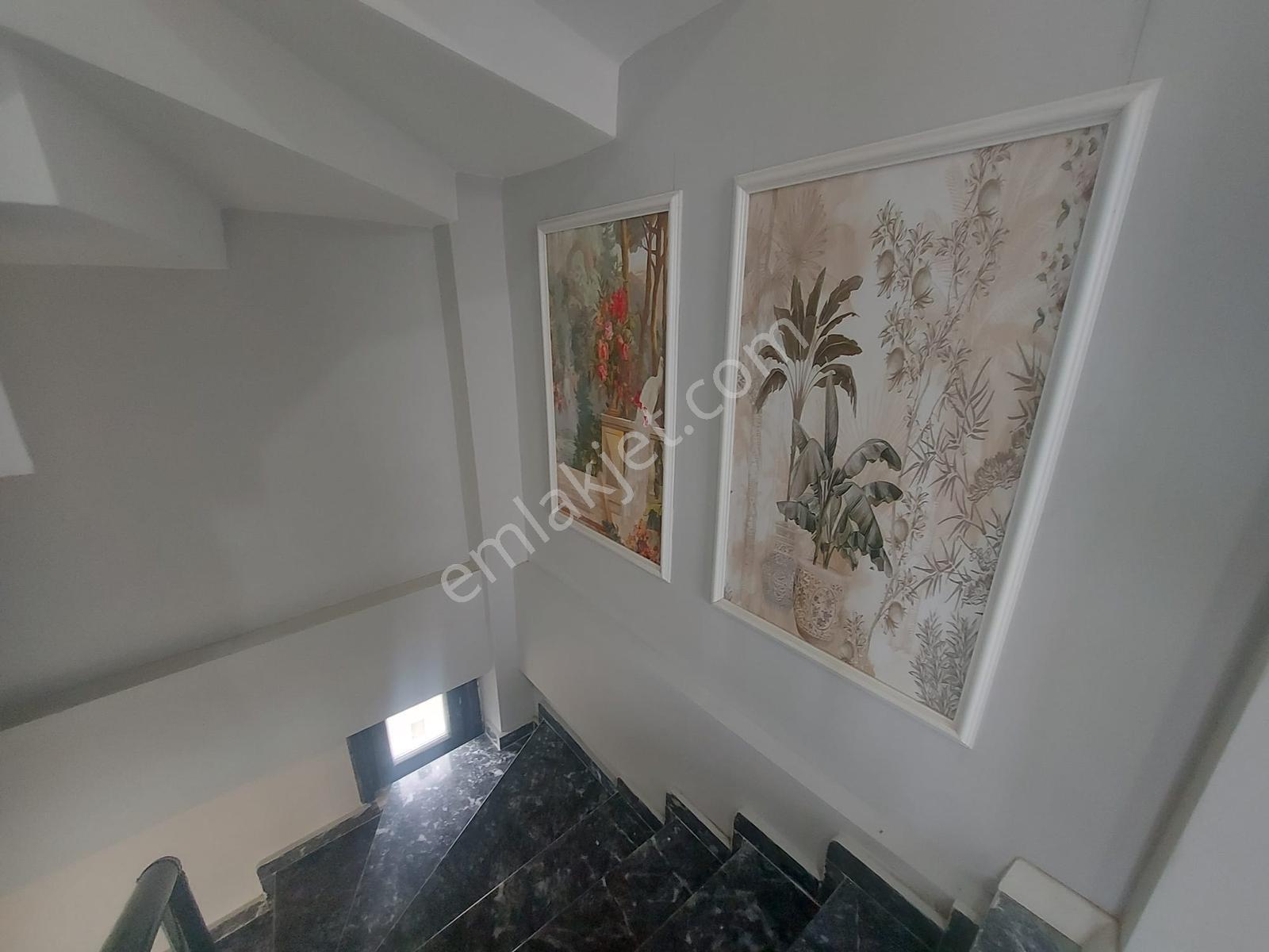 Yeniçiftlik Merkezde Ultra Lüks Köşe 4+1 Tribleks Villa - Görsel 7