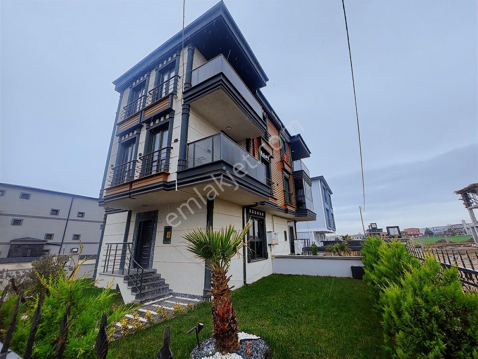 Yeniçiftlik Merkezde Ultra Lüks Köşe 4+1 Tribleks Villa - Görsel 23