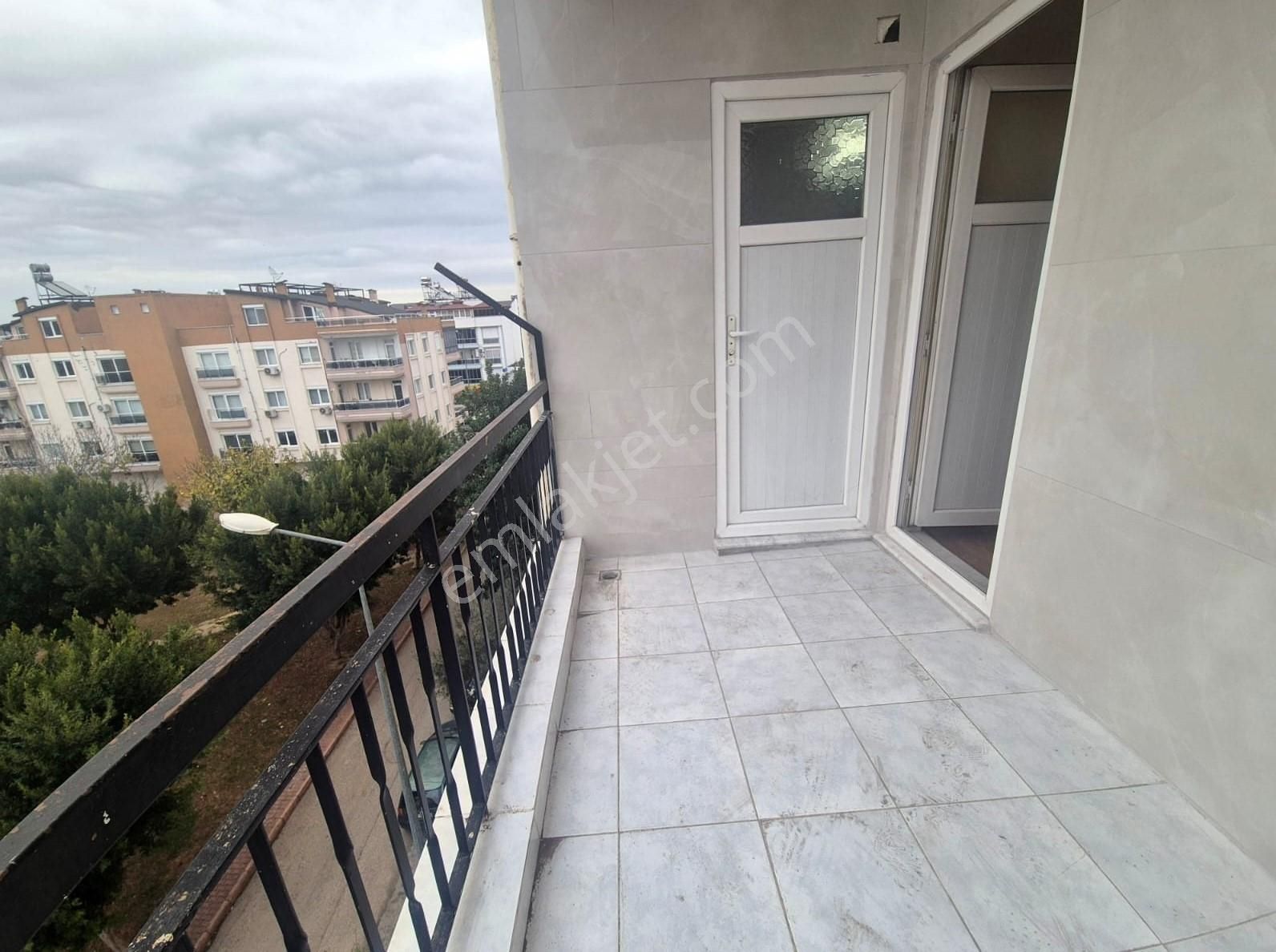 Dutlubahçe'de Masrafsız Kaçırılmayacak 3+1 Fırsat Daire - Görsel 14