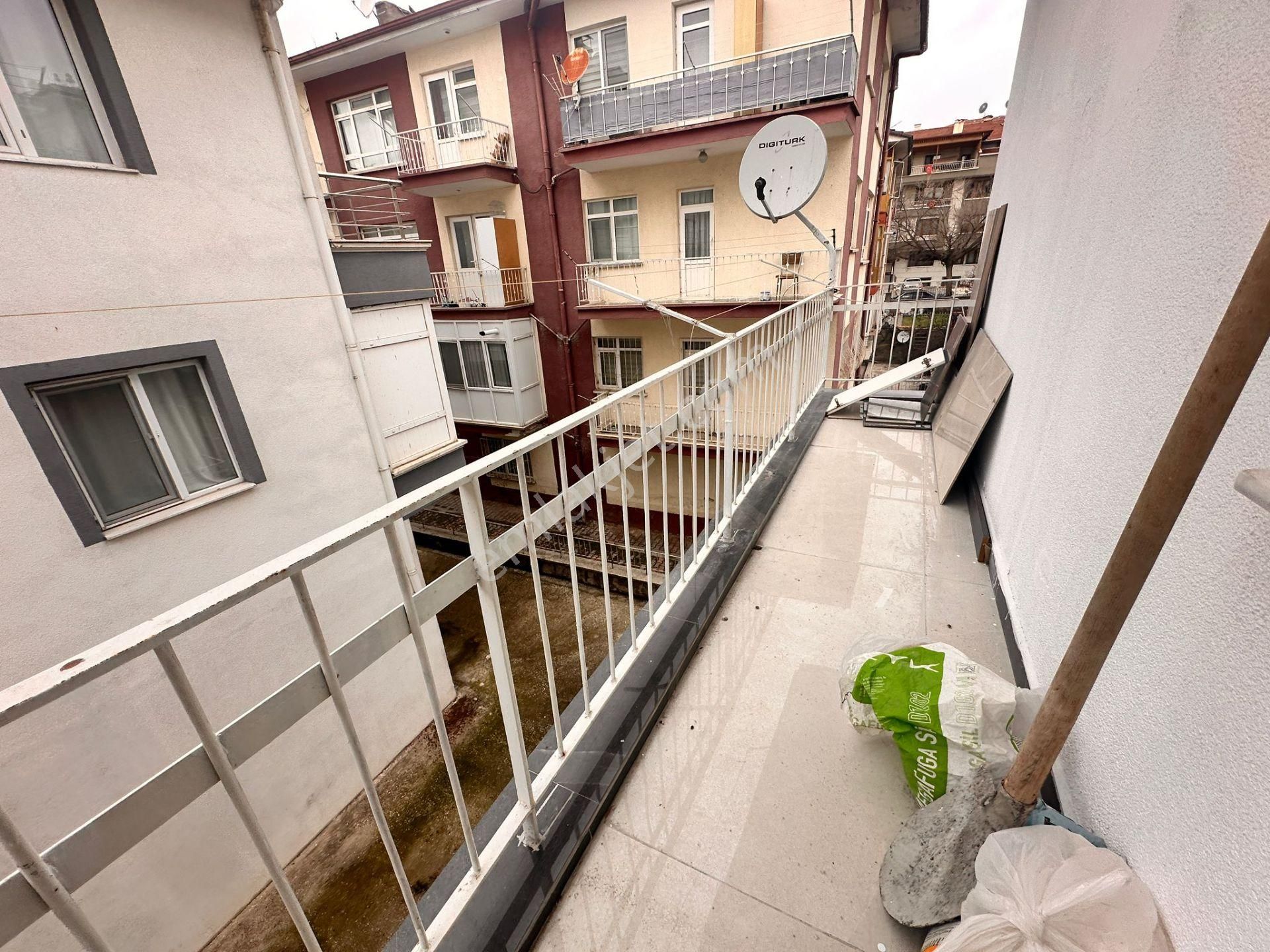 Çiçekli Yunus Emre Caddesi Yanı 2+1 Katta Süper Lüks Kaçmaz - Görsel 26