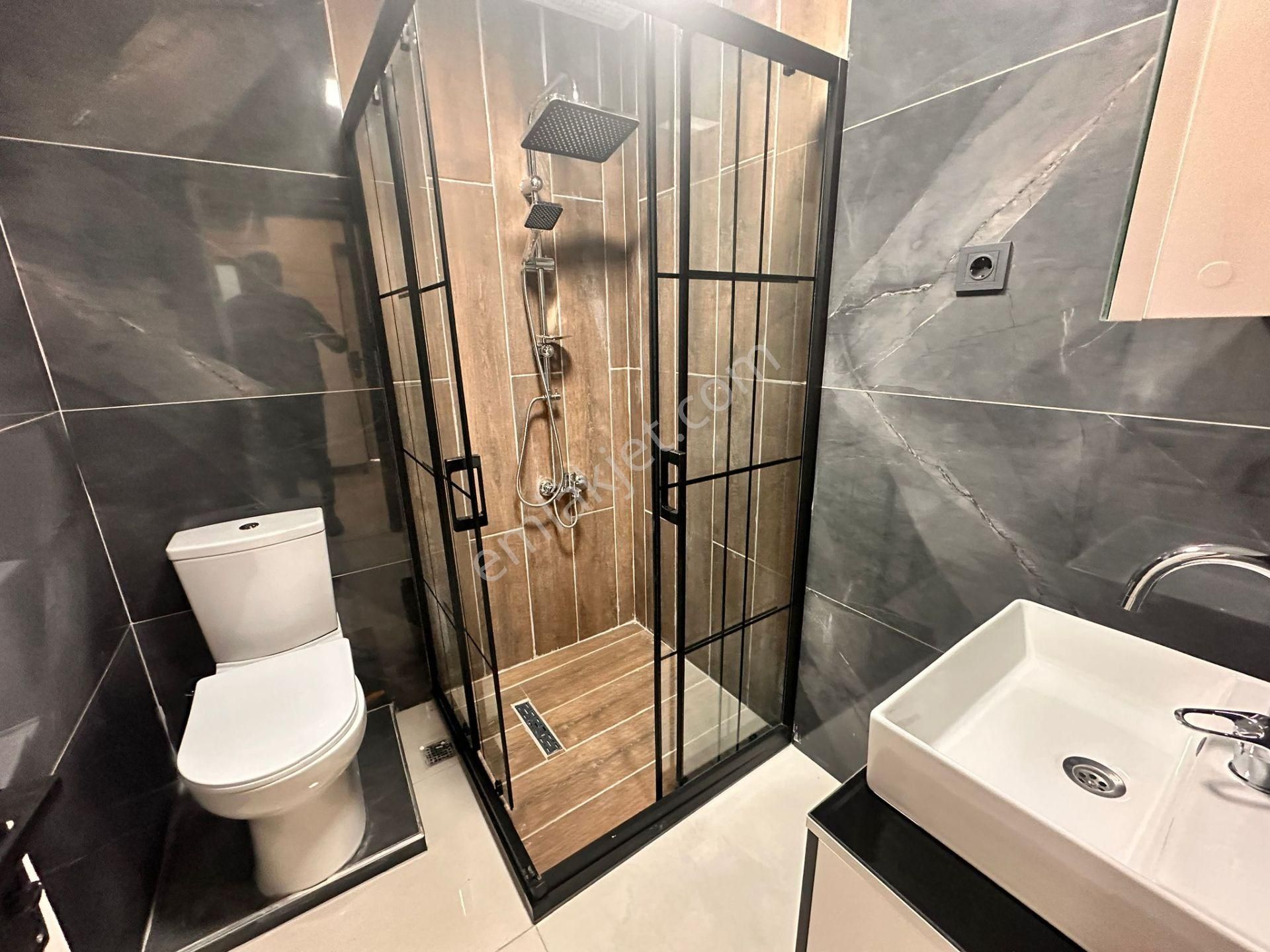 Çiçekli Yunus Emre Caddesi Yanı 2+1 Katta Süper Lüks Kaçmaz - Görsel 22