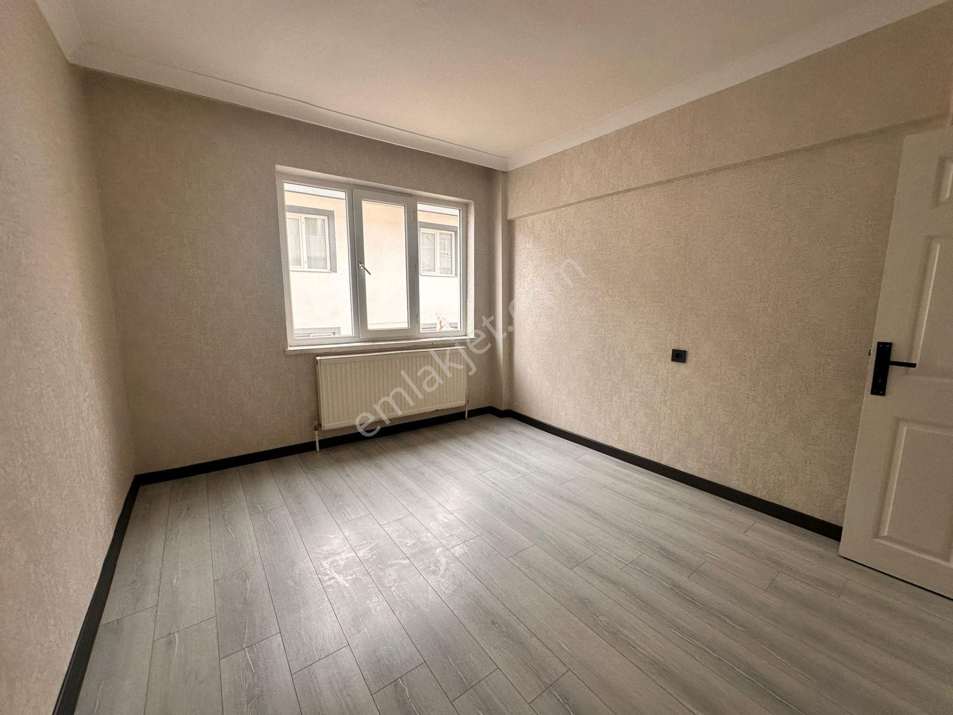 Çiçekli Yunus Emre Caddesi Yanı 2+1 Katta Süper Lüks Kaçmaz - Görsel 17