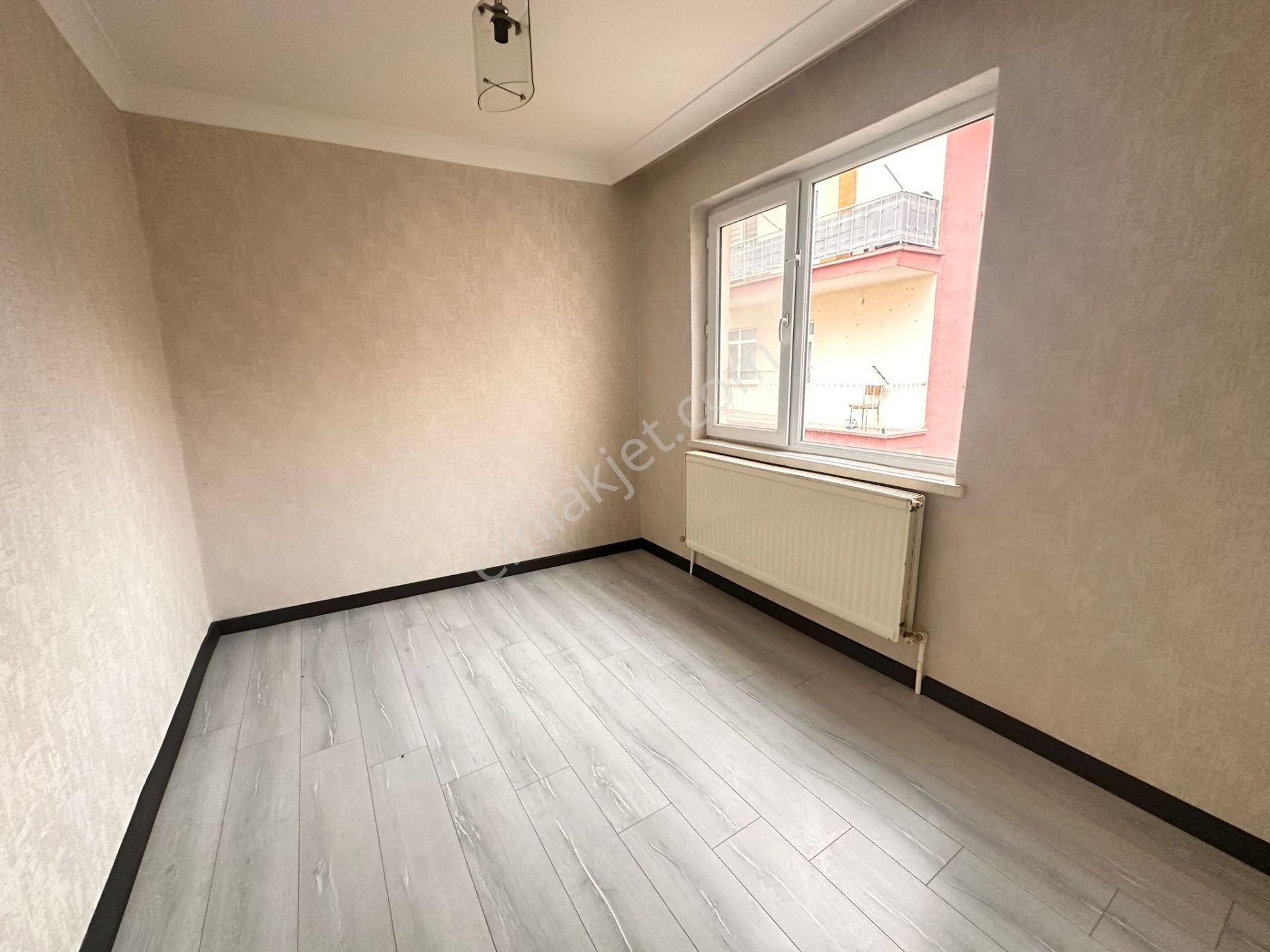 Çiçekli Yunus Emre Caddesi Yanı 2+1 Katta Süper Lüks Kaçmaz - Görsel 11