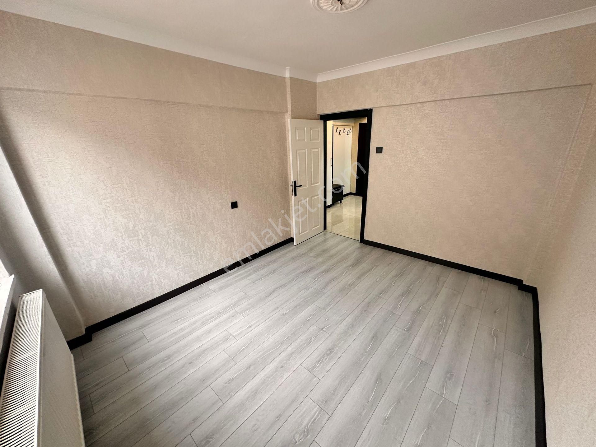 Çiçekli Yunus Emre Caddesi Yanı 2+1 Katta Süper Lüks Kaçmaz - Görsel 18