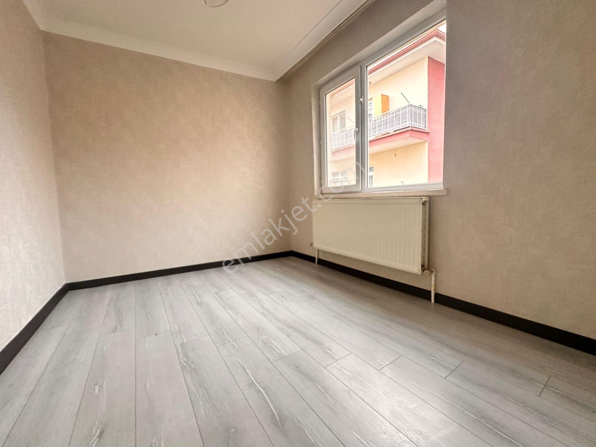 Çiçekli Yunus Emre Caddesi Yanı 2+1 Katta Süper Lüks Kaçmaz - Görsel 9