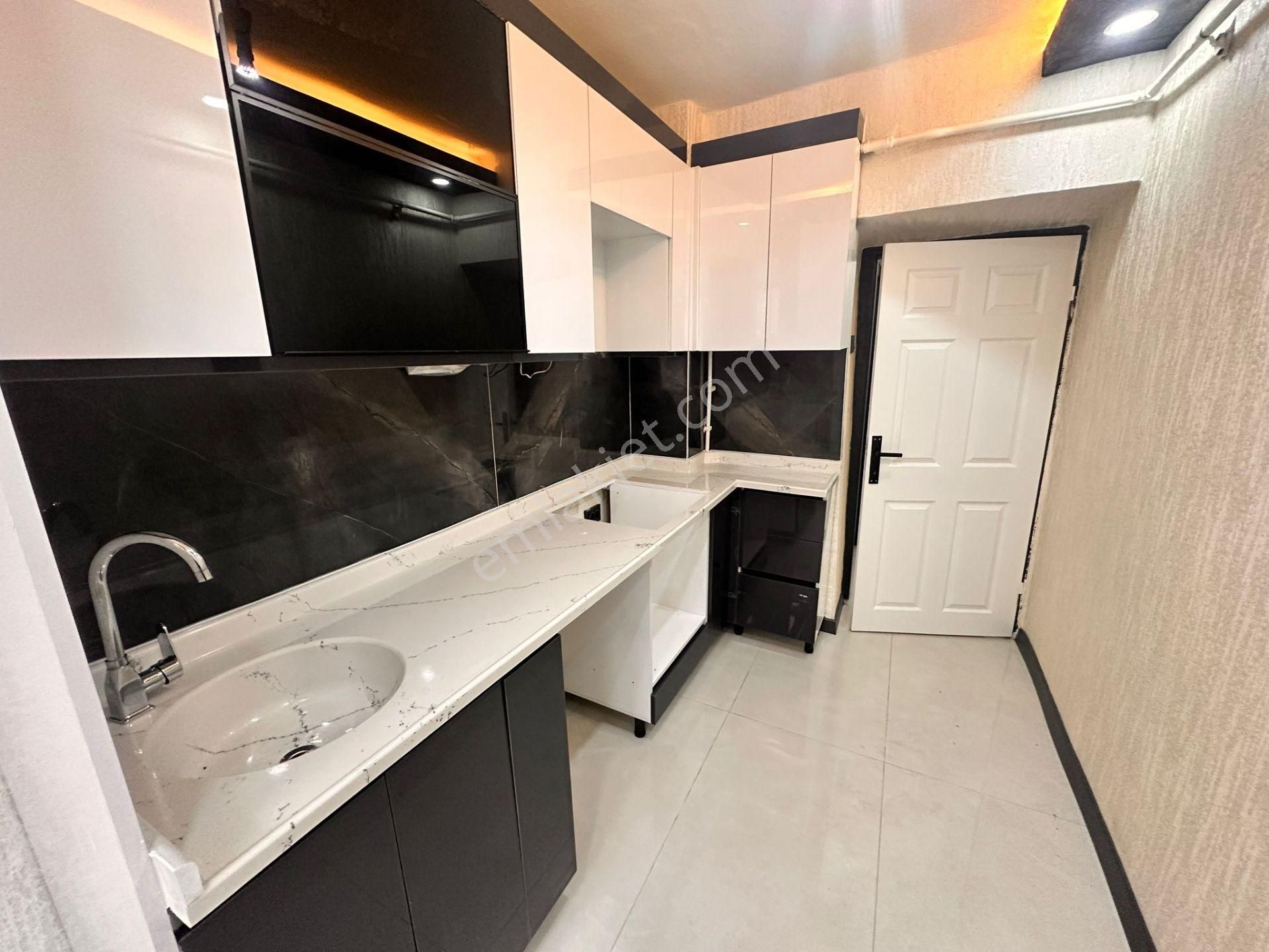 Çiçekli Yunus Emre Caddesi Yanı 2+1 Katta Süper Lüks Kaçmaz