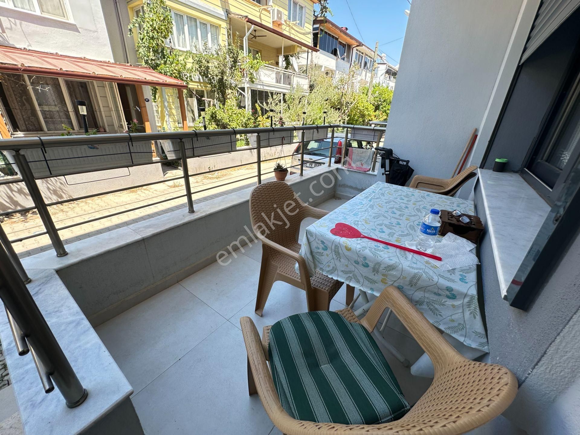 İzmir Seferihisar Ürkmez'de Plaja 300m Ayrı Mutfaklı Satılık 4+1 Tripleks Villa - Görsel 2