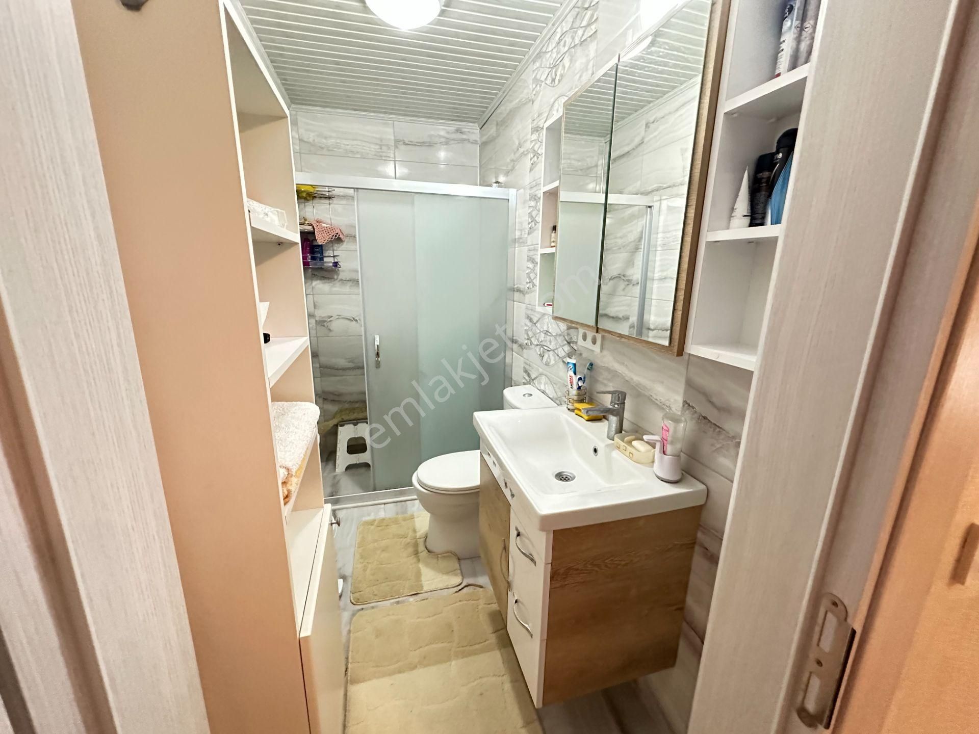 İzmir Seferihisar Ürkmez'de Plaja 300m Ayrı Mutfaklı Satılık 4+1 Tripleks Villa - Görsel 9