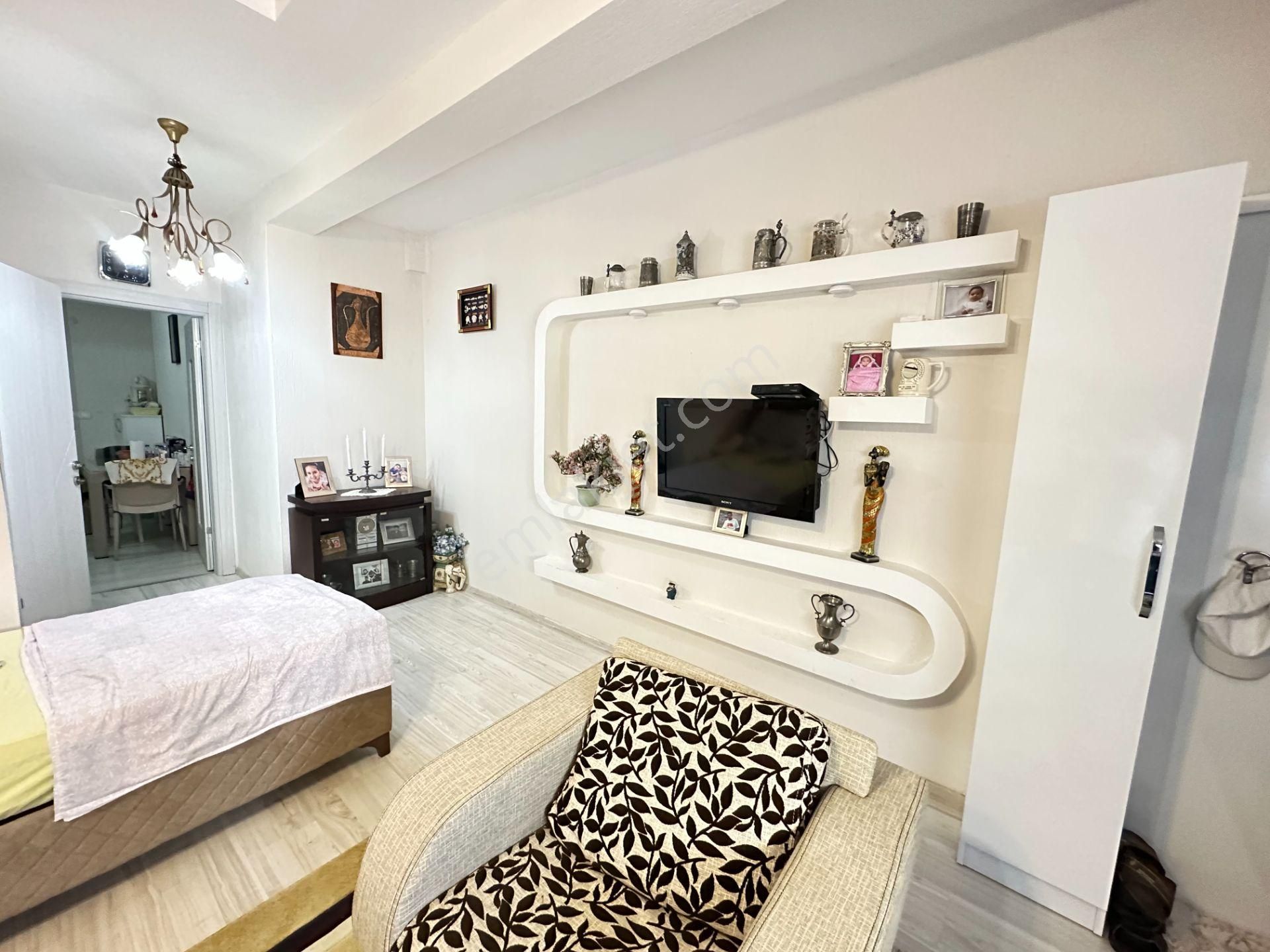 İzmir Seferihisar Ürkmez'de Plaja 300m Ayrı Mutfaklı Satılık 4+1 Tripleks Villa - Görsel 4