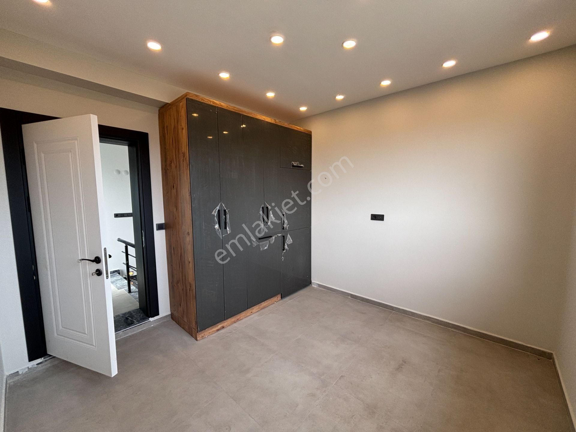 İzmir Seferihisar Doğanbey'de Kaliteli Lüks Deniz Manzaralı Satılık 4+1 Tripleks Villa - Görsel 34