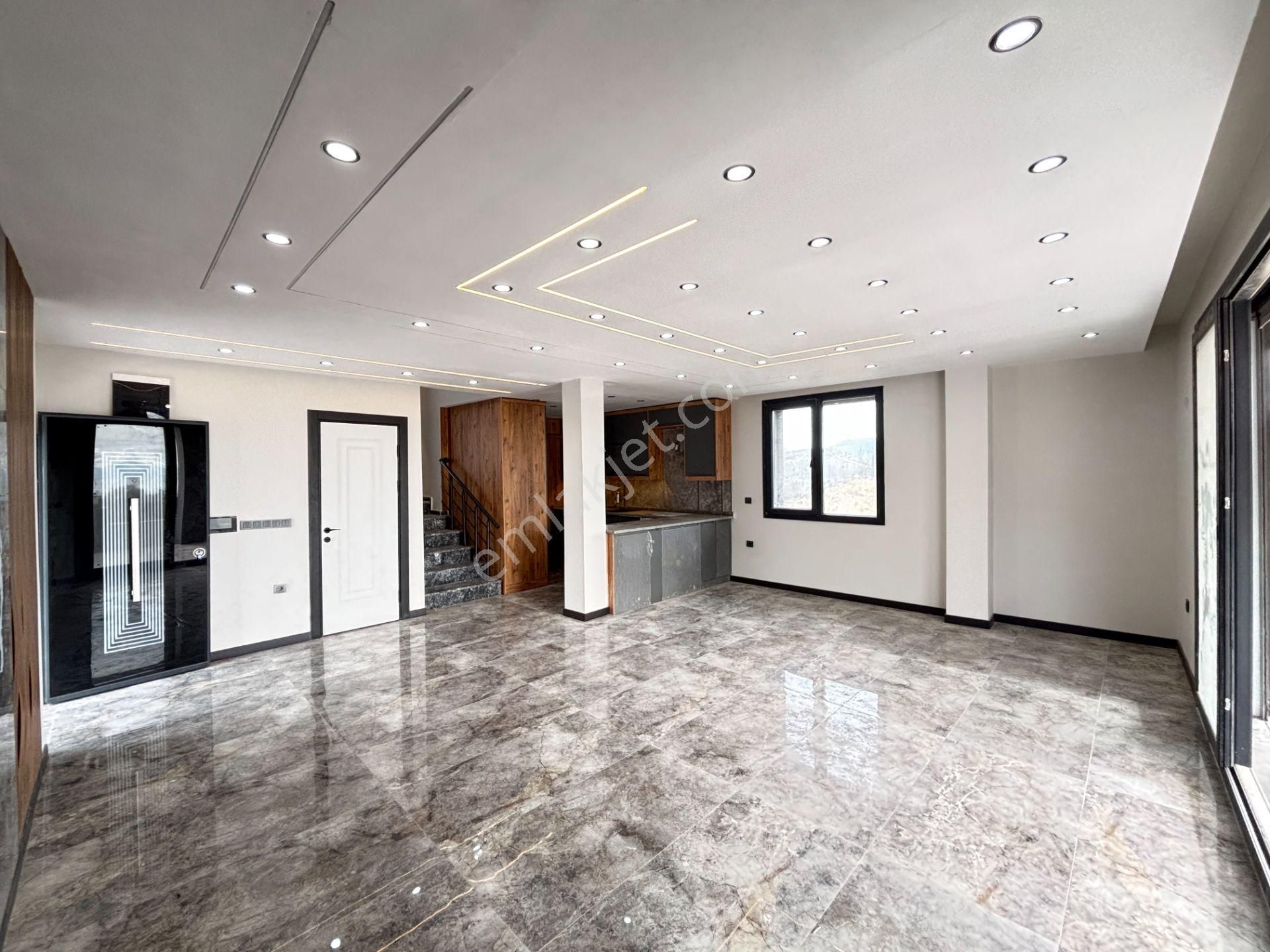 İzmir Seferihisar Doğanbey'de Kaliteli Lüks Deniz Manzaralı Satılık 4+1 Tripleks Villa - Görsel 12