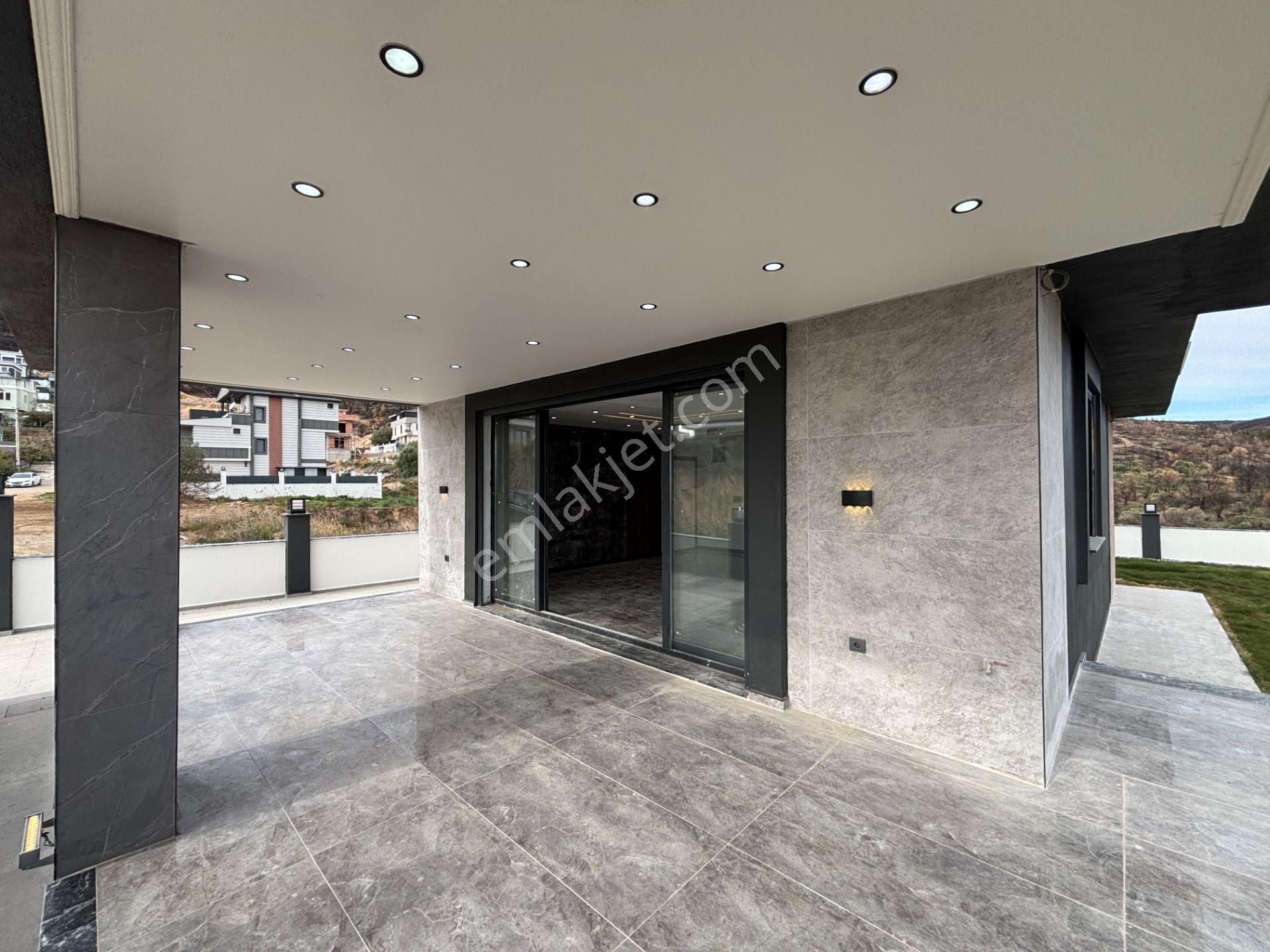 İzmir Seferihisar Doğanbey'de Kaliteli Lüks Deniz Manzaralı Satılık 4+1 Tripleks Villa - Görsel 10