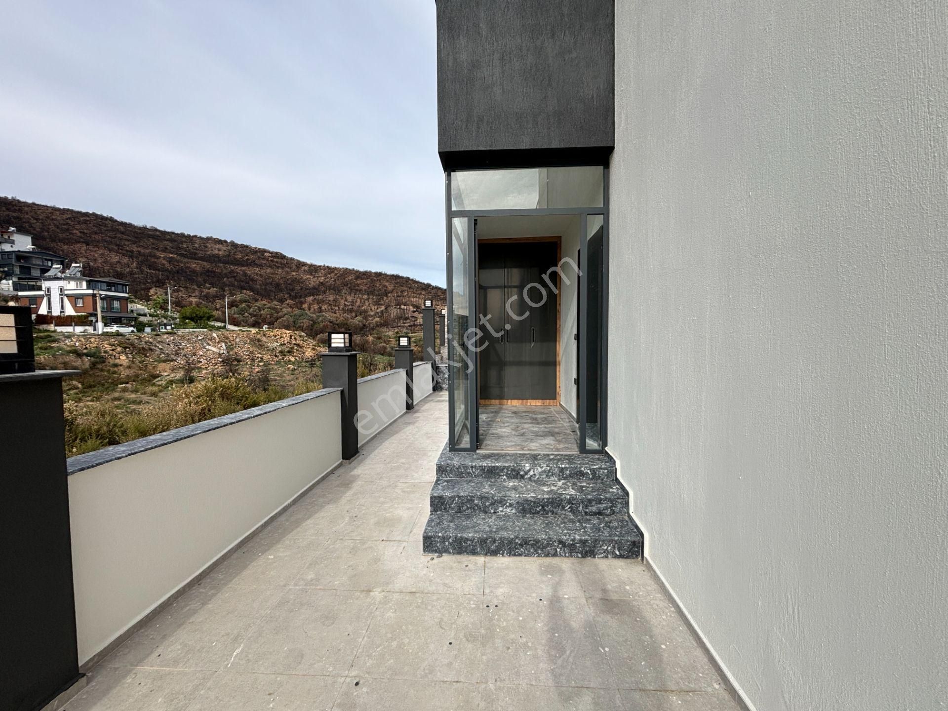 İzmir Seferihisar Doğanbey'de Kaliteli Lüks Deniz Manzaralı Satılık 4+1 Tripleks Villa - Görsel 7