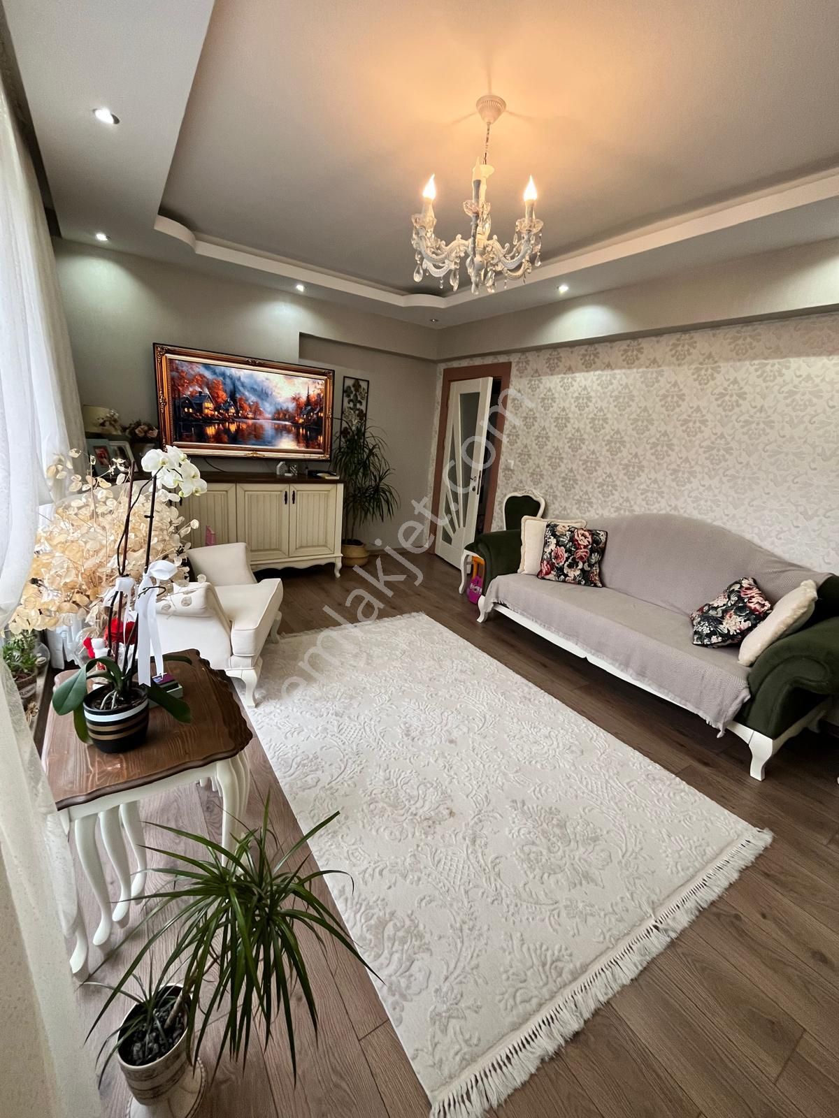 Yeni Bina Asansörlü Ön Cephe Giyinme Odalı + Kiler 3+1 Dublex