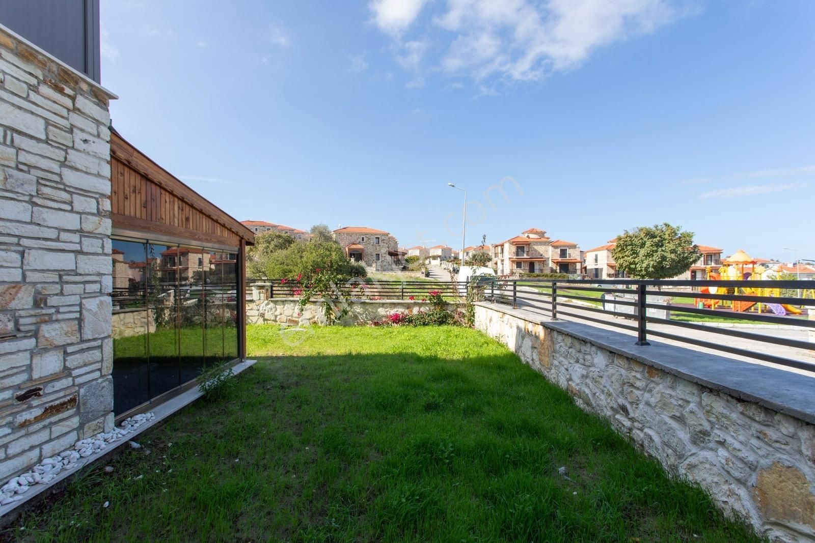 Foça Atatürk Mah. Satılık Müstakil Bahçeli 2+1 Dubleks Villa - Görsel 14