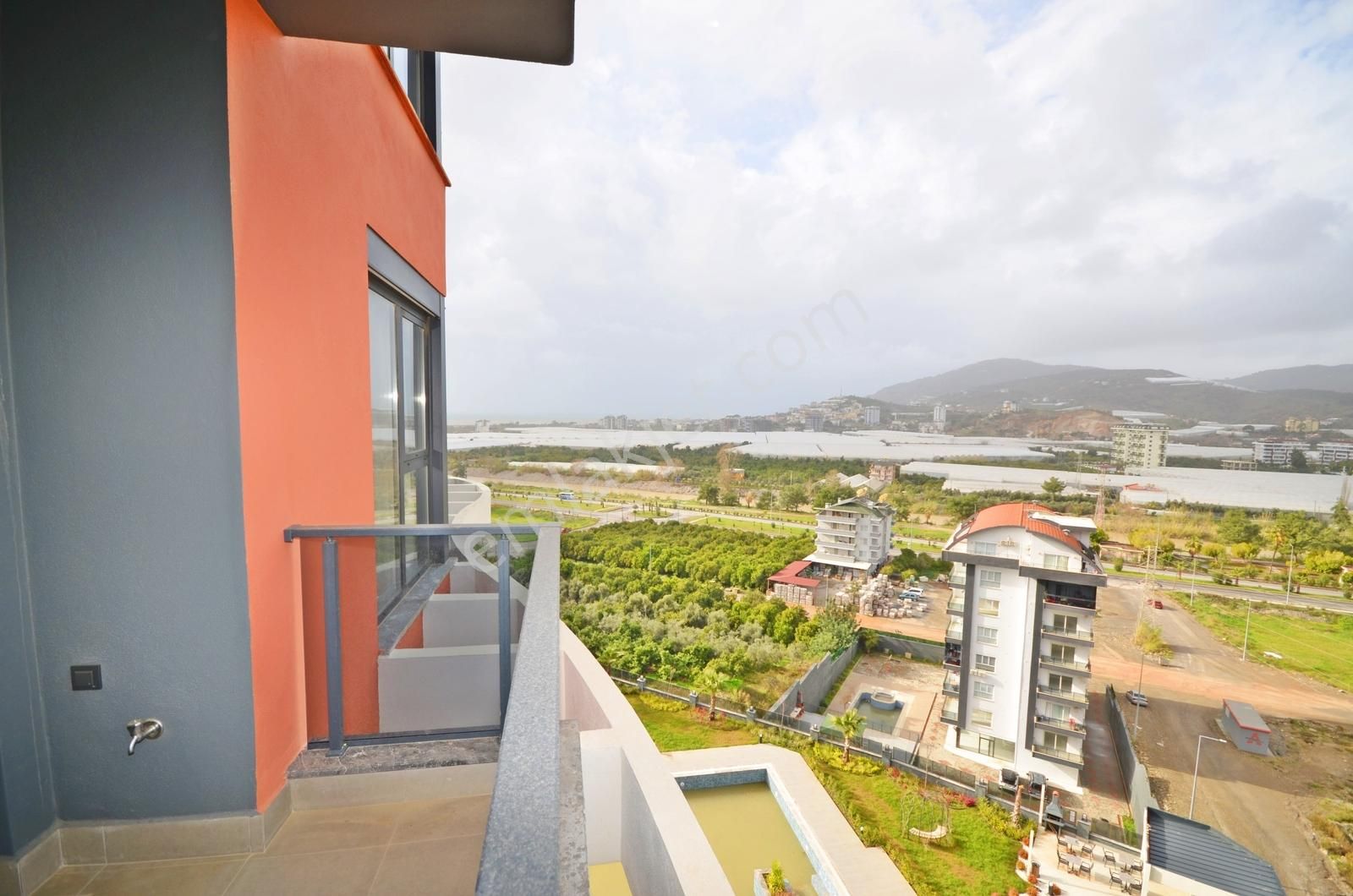 Alanya Demirtaş'da Manzaralı Satılık 2+1 Daireler Kapalı Havuzlu - Görsel 5