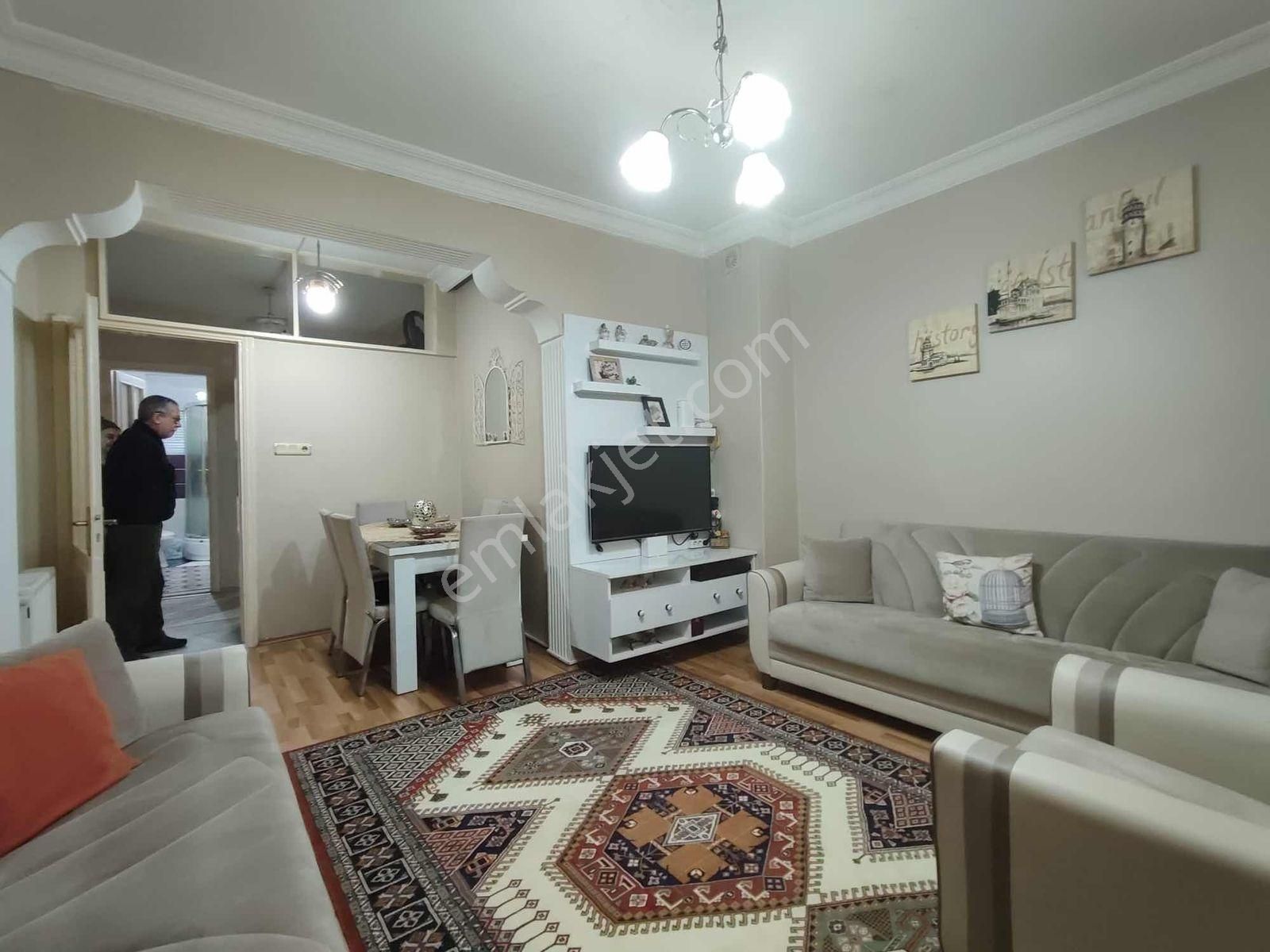 Cennet Mahallesinde 2+1 Metrobüse 50 M 1.kat 85m2 - Görsel 20