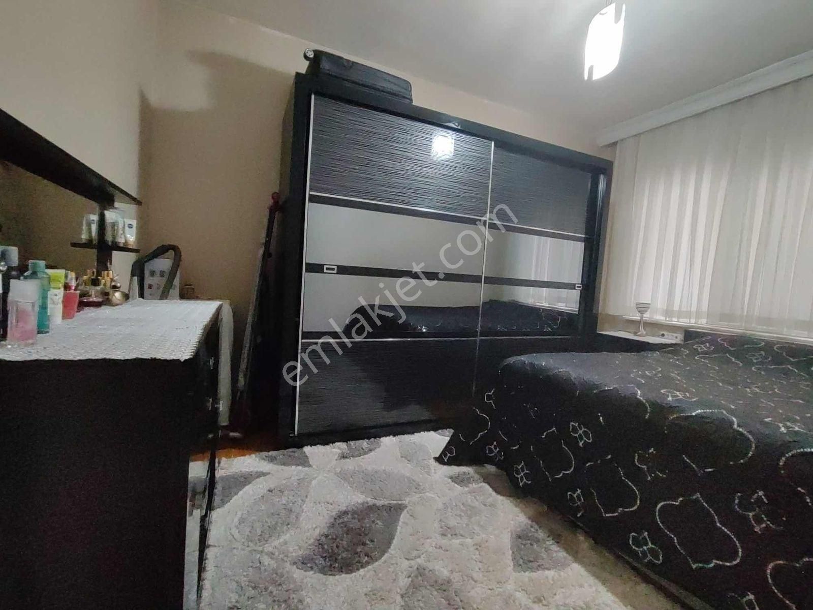 Cennet Mahallesinde 2+1 Metrobüse 50 M 1.kat 85m2 - Görsel 28