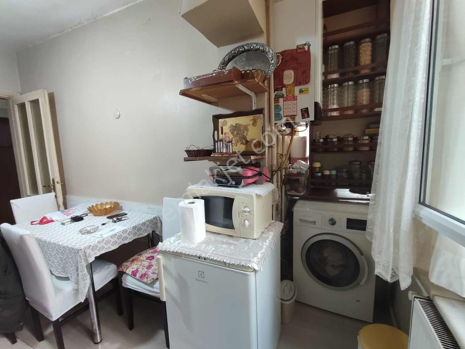 Cennet Mahallesinde 2+1 Metrobüse 50 M 1.kat 85m2 - Görsel 26