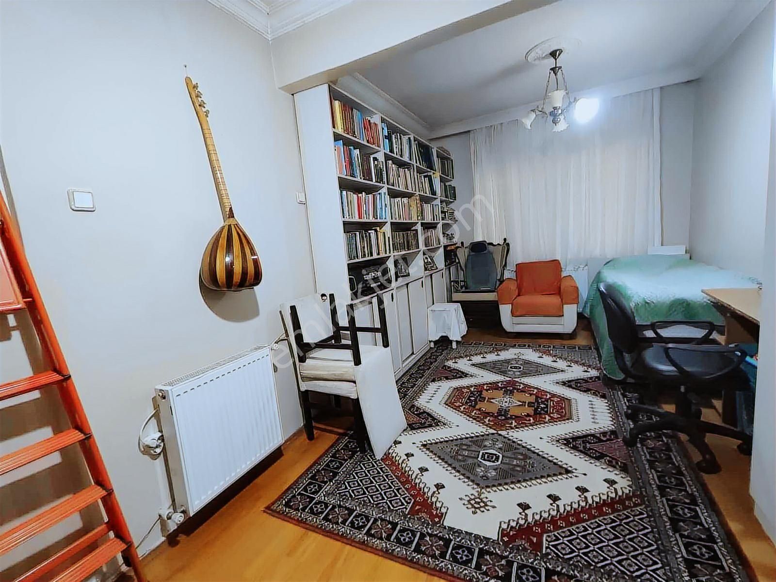 Cennet Mahallesinde 2+1 Metrobüse 50 M 1.kat 85m2 - Görsel 18