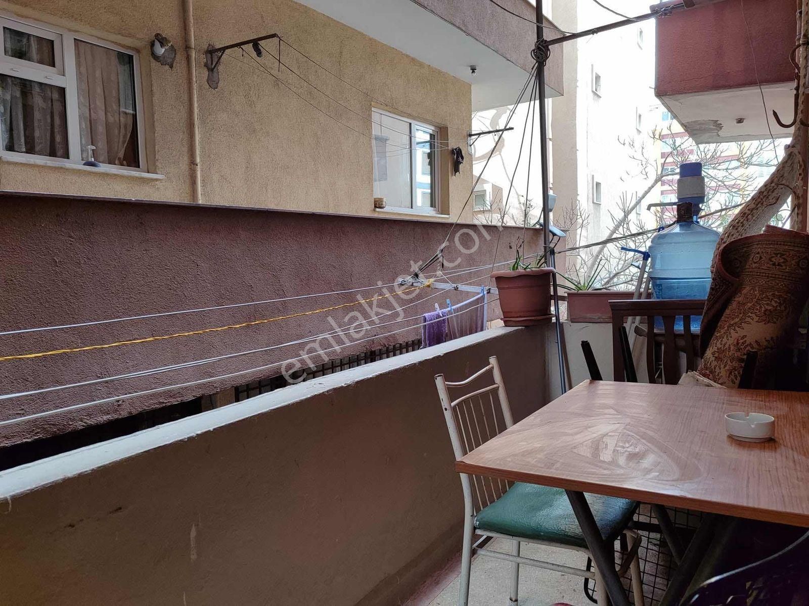 Cennet Mahallesinde 2+1 Metrobüse 50 M 1.kat 85m2 - Görsel 14