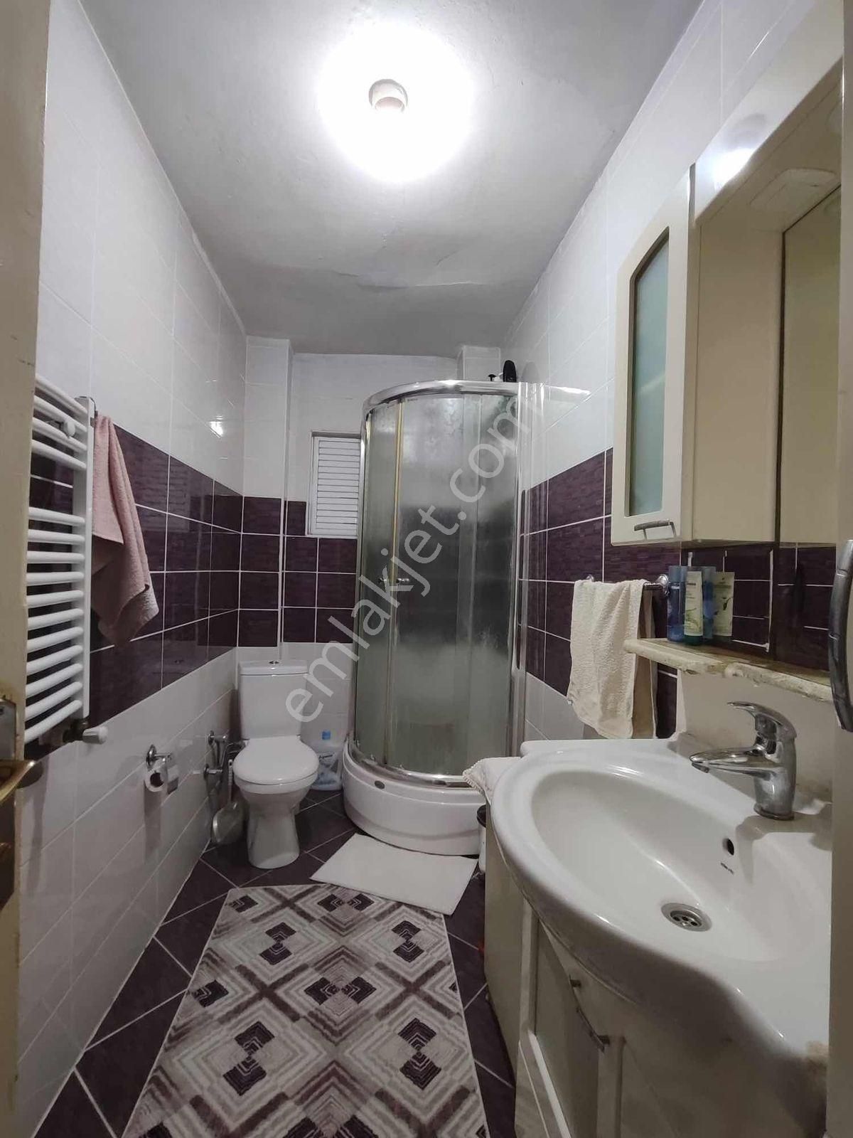 Cennet Mahallesinde 2+1 Metrobüse 50 M 1.kat 85m2 - Görsel 6