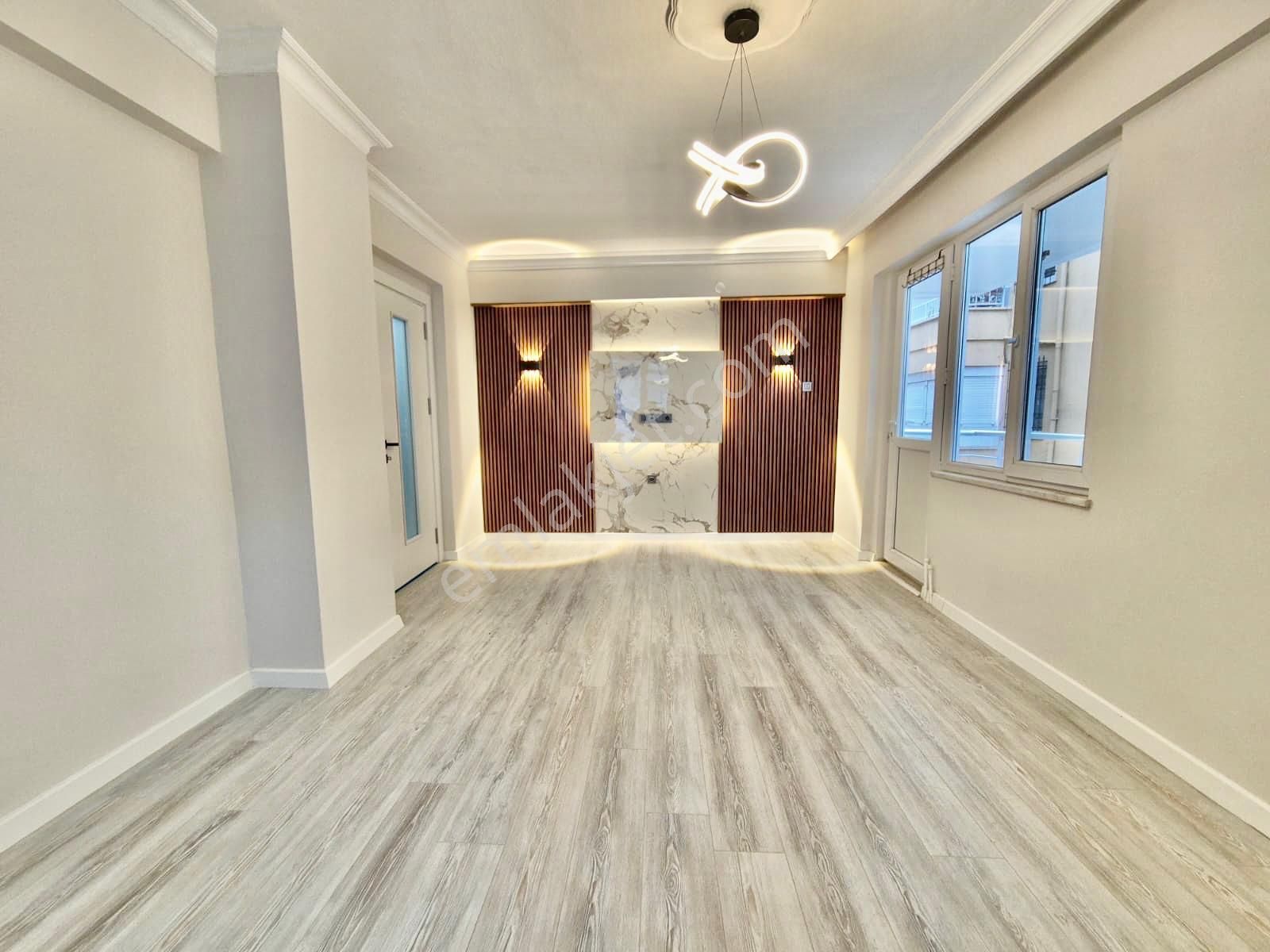 ▓karabuluttan▓akçay Merkez'de Ayrı Mutfak & Şık Tasarım 2+1 Daire