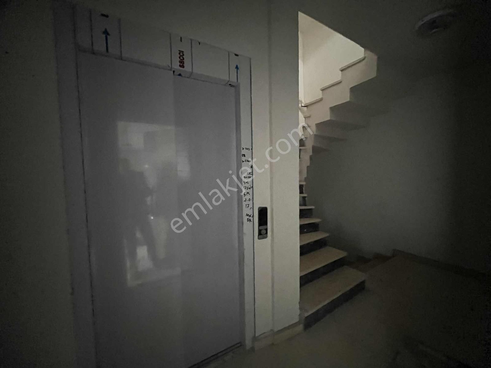 Ecem Emlaktan Kocamustafapaşa Merkezde Sıfır Bina Da Daire - Görsel 3