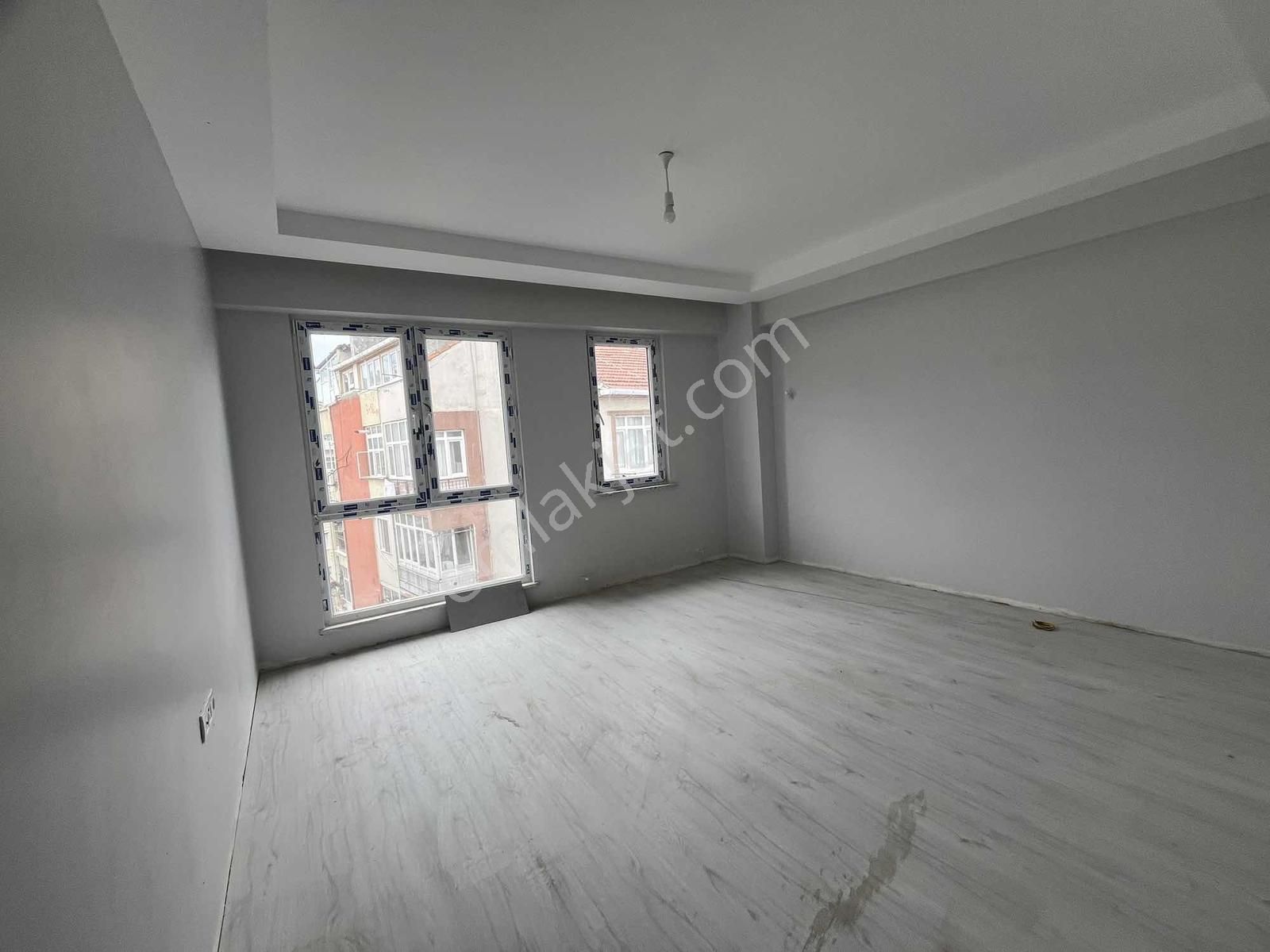 Ecem Emlaktan Kocamustafapaşa Merkezde Sıfır Bina Da Daire