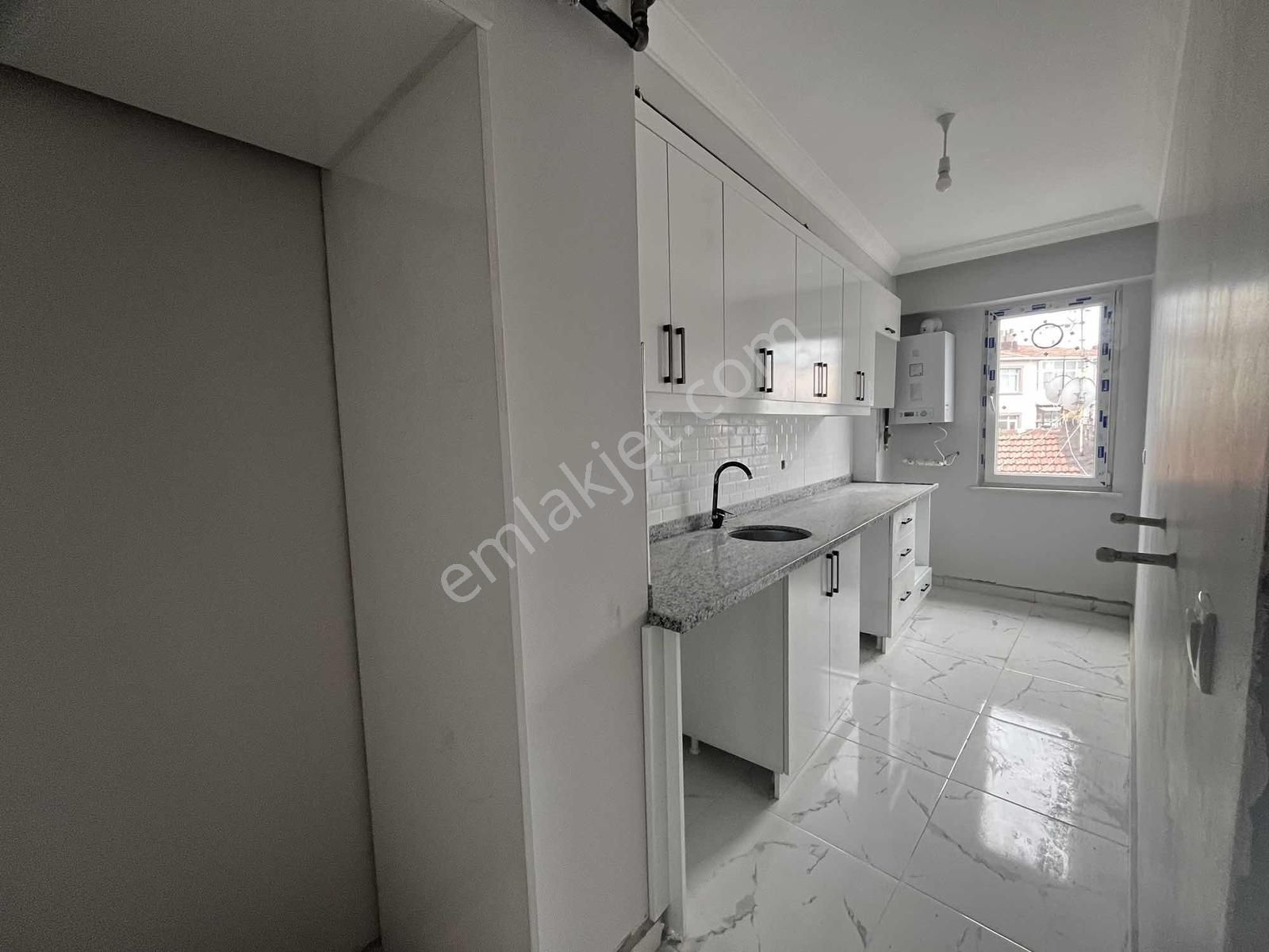 Ecem Emlaktan Kocamustafapaşa Merkezde Sıfır Bina Da Daire - Görsel 10