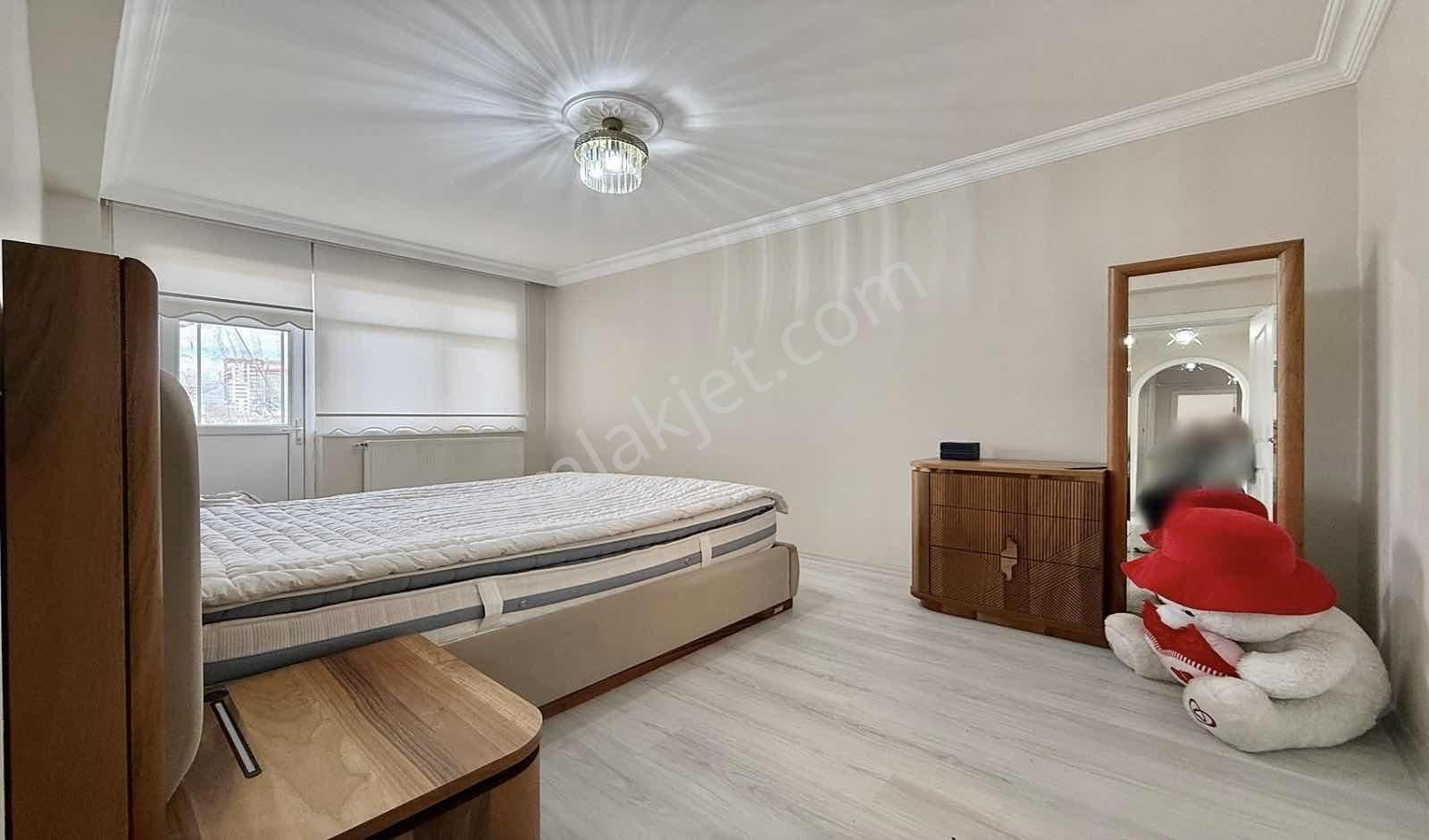 Keskinden Yüksek Kredili Ara Kat Cadde Üzeri Çift Banyolu - Görsel 3