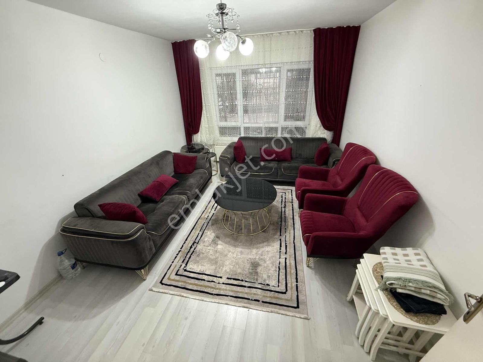 Şinası Okulu Yanında Esertepe Tam Merkezde Düz Giriş 3+1