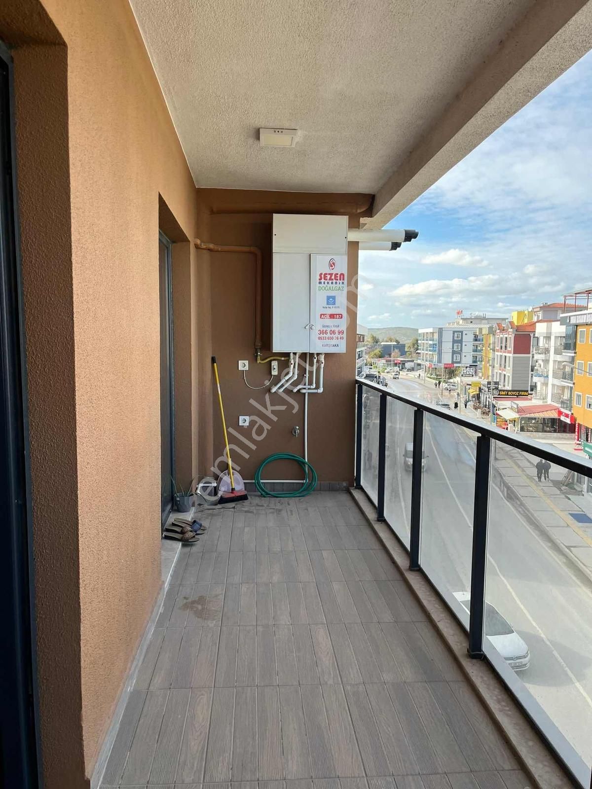 Eliz Grup'tan Cadde Üzerinde Eşyalı Krediye Uygun Satılık 1+1 - Görsel 3