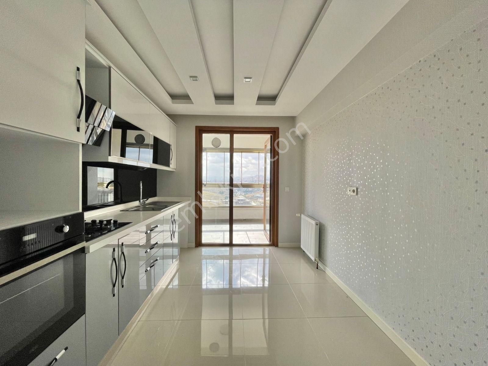 Nam-ak Emlak'tan K.otoparklı Manzaralı Güney C. 3+1 Site Dairesi - Görsel 2