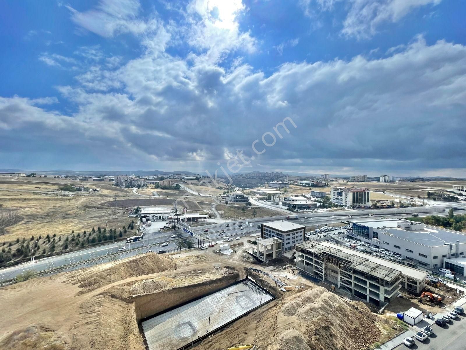 Nam-ak Emlak'tan K.otoparklı Manzaralı Güney C. 3+1 Site Dairesi - Görsel 6