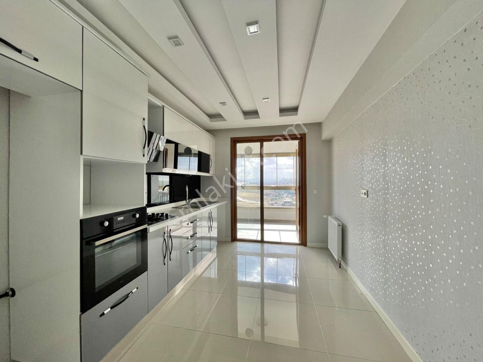 Nam-ak Emlak'tan K.otoparklı Manzaralı Güney C. 3+1 Site Dairesi - Görsel 31