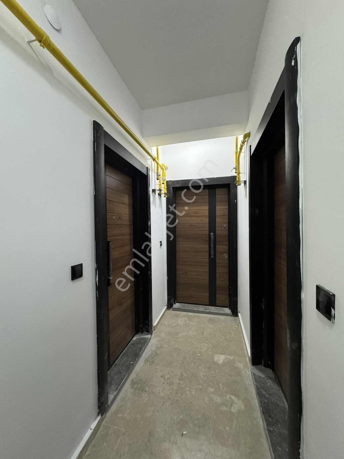 Sütlüce Mh. İçem Kapısı Yanı Arakat Asansörlü Satılık 1+1 Daire - Görsel 2