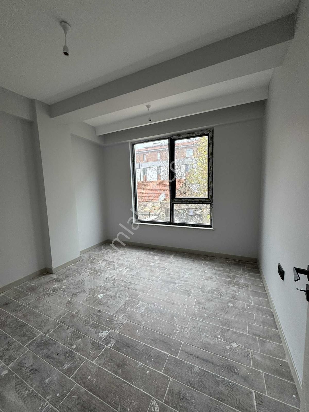 Sütlüce Mh. İçem Kapısı Yanı Arakat Asansörlü Satılık 1+1 Daire - Görsel 9