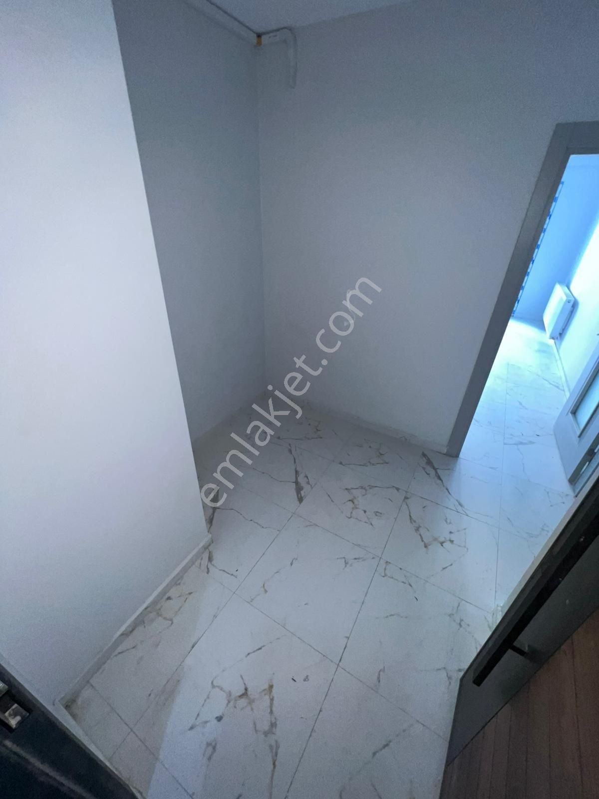 Bergama Gaziosmanpaşa Mahallesinde 3+1 Satılık Daire - Görsel 4