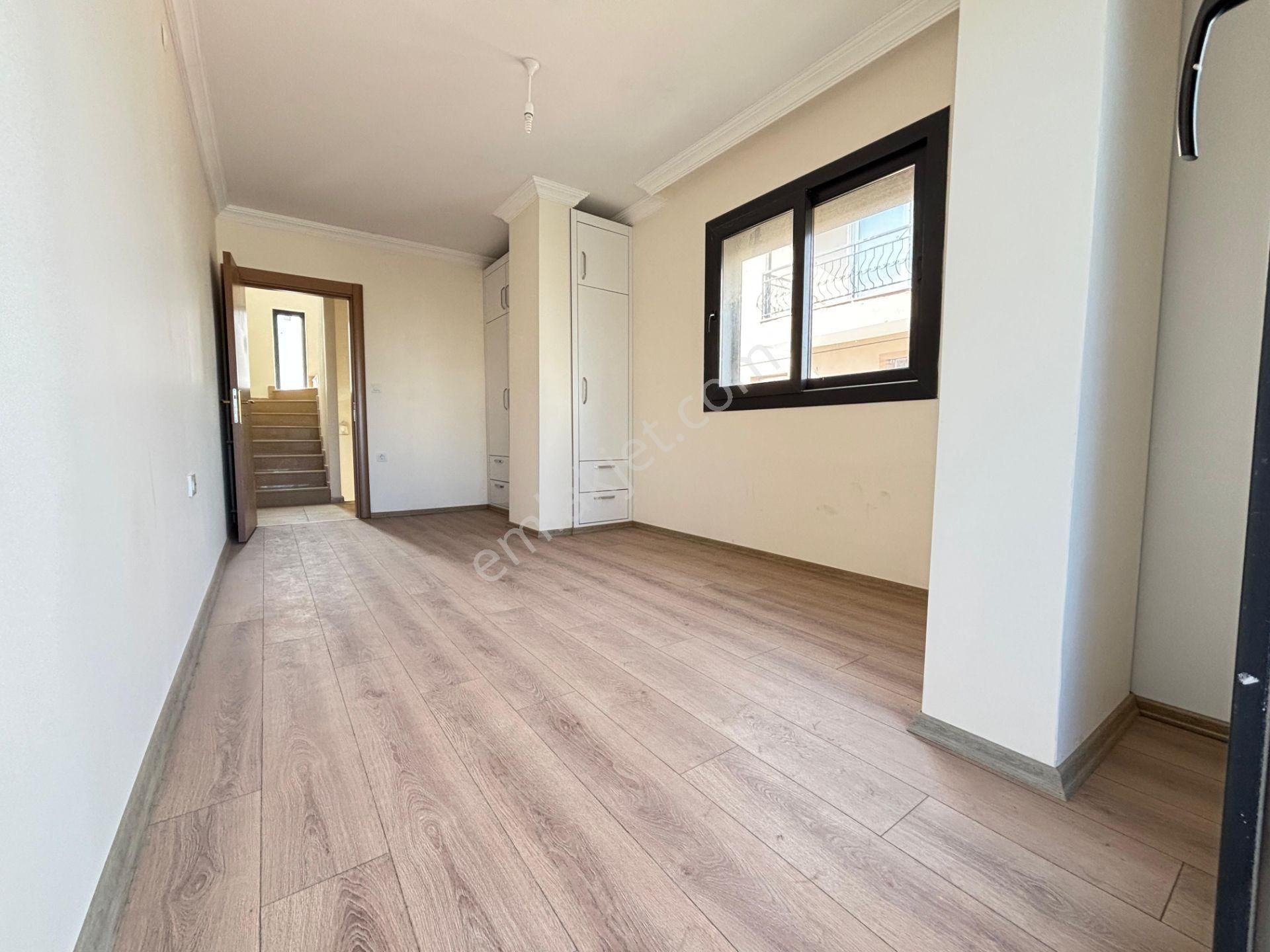 İzmir Seferihisar Doğanbey'de Plaja 500 M Otoparklı Bahçeli 3+1 Satılık Villa - Görsel 8