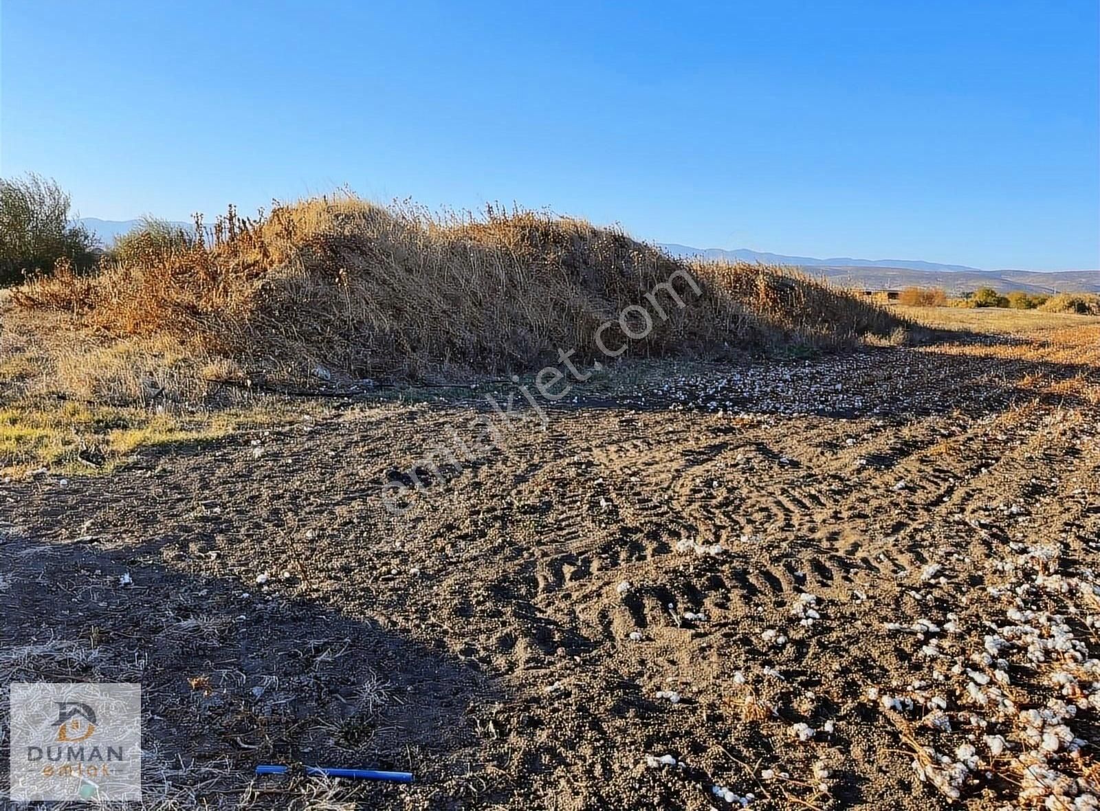 Duman Emlaktan Kadıköyde Yol Kenarı Tarla 2.5 Dönüm - Görsel 2