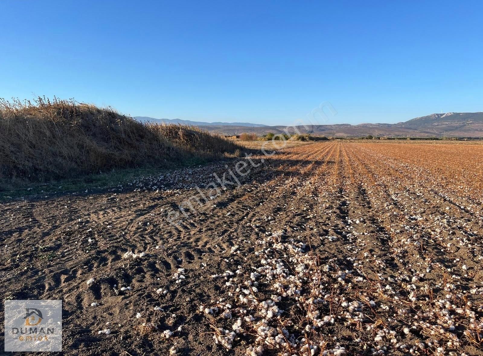Duman Emlaktan Kadıköyde Yol Kenarı Tarla 2.5 Dönüm